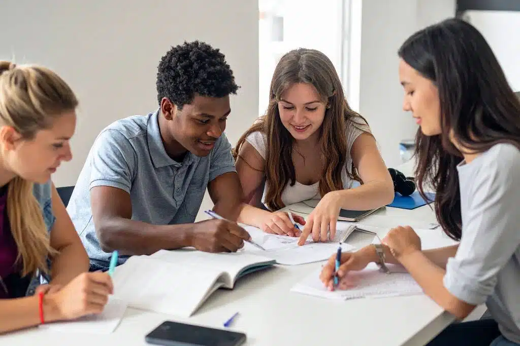 Casos prácticos: colegios y universidades que optimizaron con Delcop 