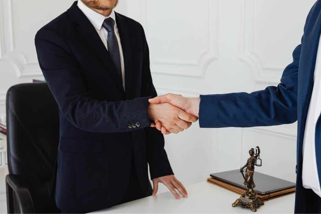 Digitalización de Archivos para PYMES: Guía para el Cumplimiento de Normativas TRD y TVD en Colombia