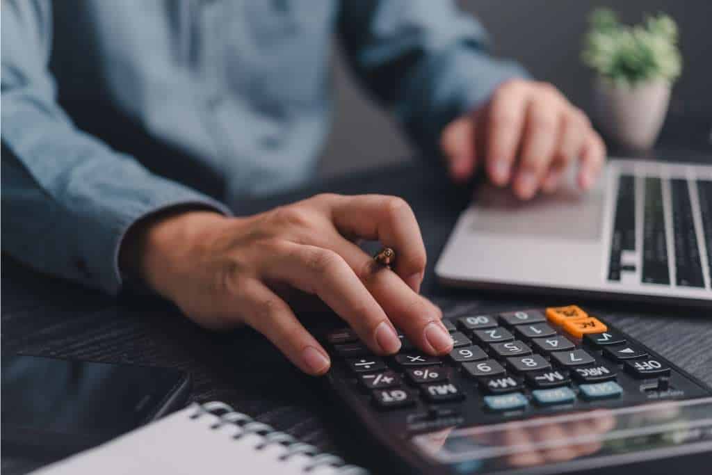 Cierre de Año 2025: Guía para Gestionar y Archivar la Nómina Electrónica de Forma Legal y Segura
